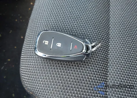 2021 Chevrolet Traverse Awd Ls z USA, uszkodzony, nr VIN 1GNEVFKW2MJ115220